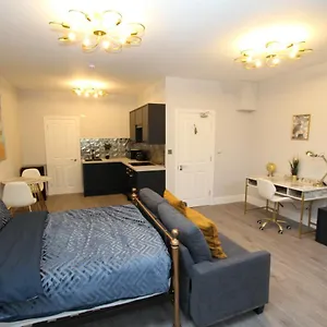 Apartment Luxury Flat In, London